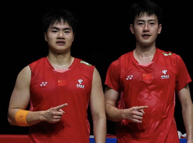 梁伟铿/王昶2-0力克西班牙组合，晋级羽毛球世锦赛男双16强