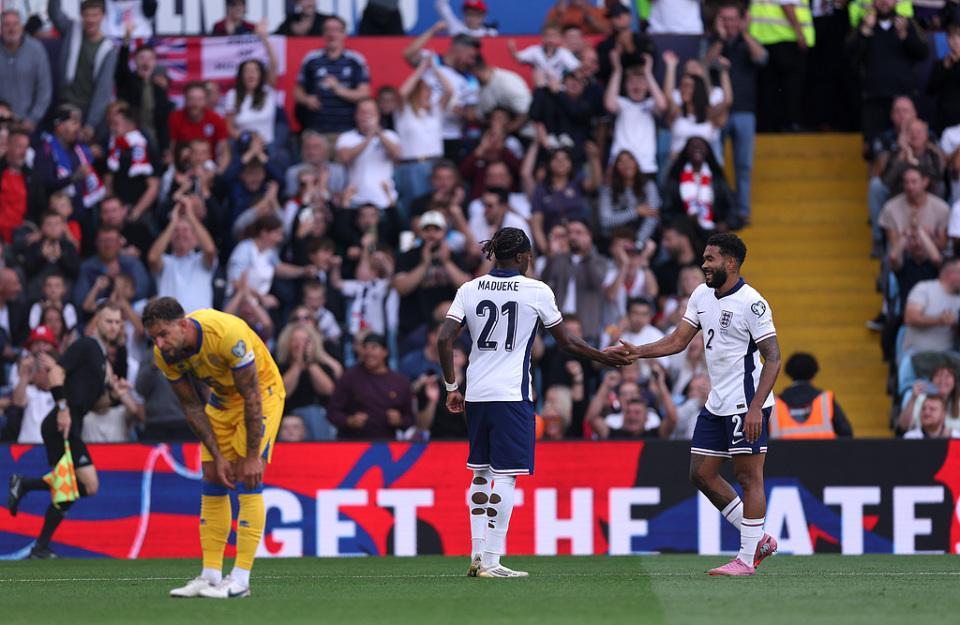 世预赛35场不败!英格兰2-0安道尔 4连胜0失球领跑 赖斯头槌建功