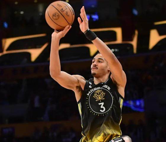 开云体育-中国官网登录入口-库里复出季后赛前景不定 勇士也要进入算小分模式