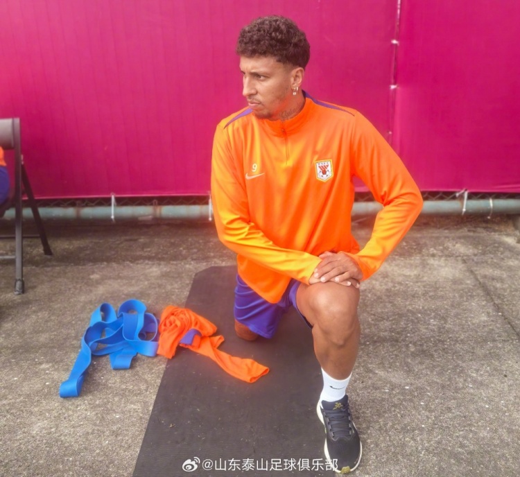 热身赛山东泰山1:5不敌韩国龙仁 外援克雷桑于昨晚归队